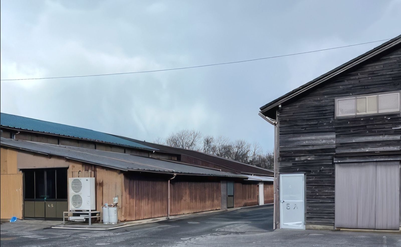 石川工場の外観。木造の建屋
